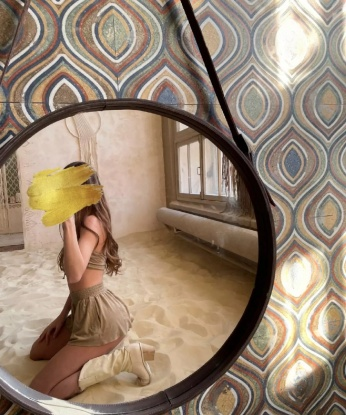 👠 Опытная в искусстве соблазнения, я умею расслабить и удовлетворить тебя до кончиков пальцев. 💋 Встречусь с щедрым и искренним джентльменом, чтобы подарить ему весь кокетливый теплый мир моей фантазии и сладкой сексуальности. 🌹 Я настоящая геиша на одну ночь, которая исполнит все твои желания и запросы. Позволь себе расслабиться и насладиться каждым моментом совместного времени. 🥂 Доступные цены, безупречная конфиденциальность и комфорт ждут тебя в моей уютной квартире в центре Москвы. 😍Оставь всех заботы и проблемы за пределами моей двери и позволь себе погрузиться в мир наслаждения со мной. 📷 Фото 100% мои и проверены. Буду рада знакомству! 😘Живу в Москве, возможны выезды по всей Москве и ближайшему Подмосковью. Екатерина