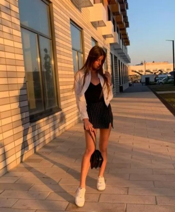 Диночка